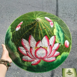 Vẽ hoa sen trên nón lá